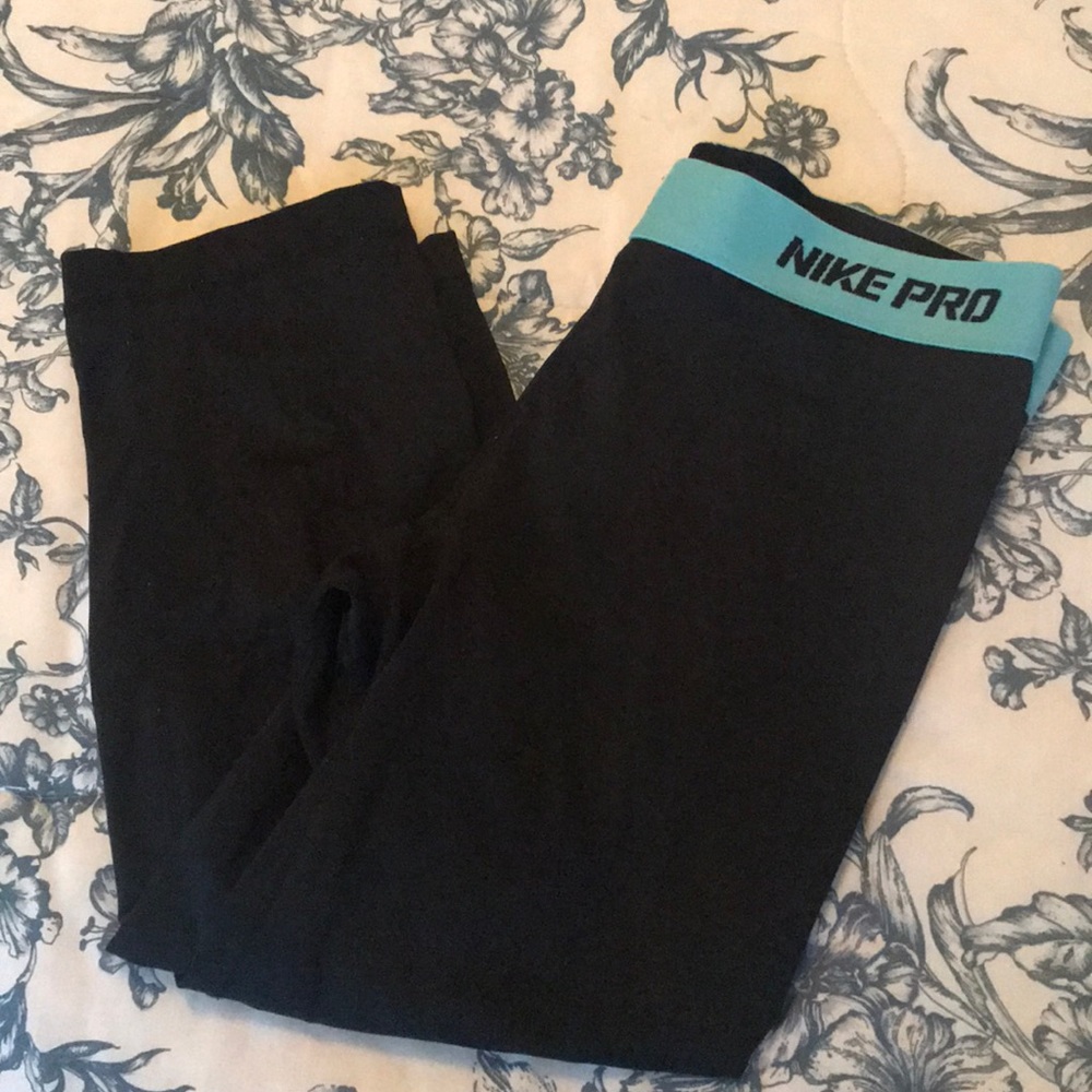 Nike Pro Crop Pant Size Medium